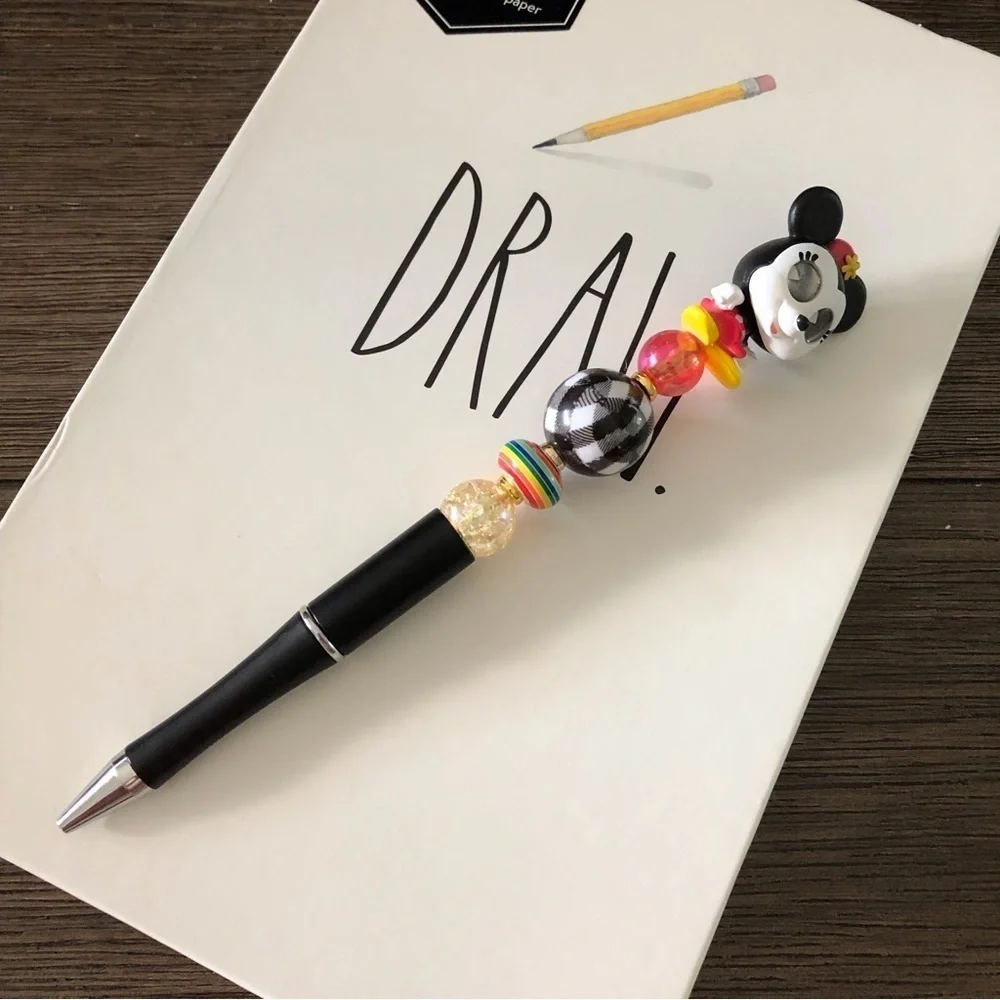 Disney Doorables: Mickey & Friends: Minnie Mouse handmade beaded pen